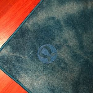 Lululemon skidless yoga towel